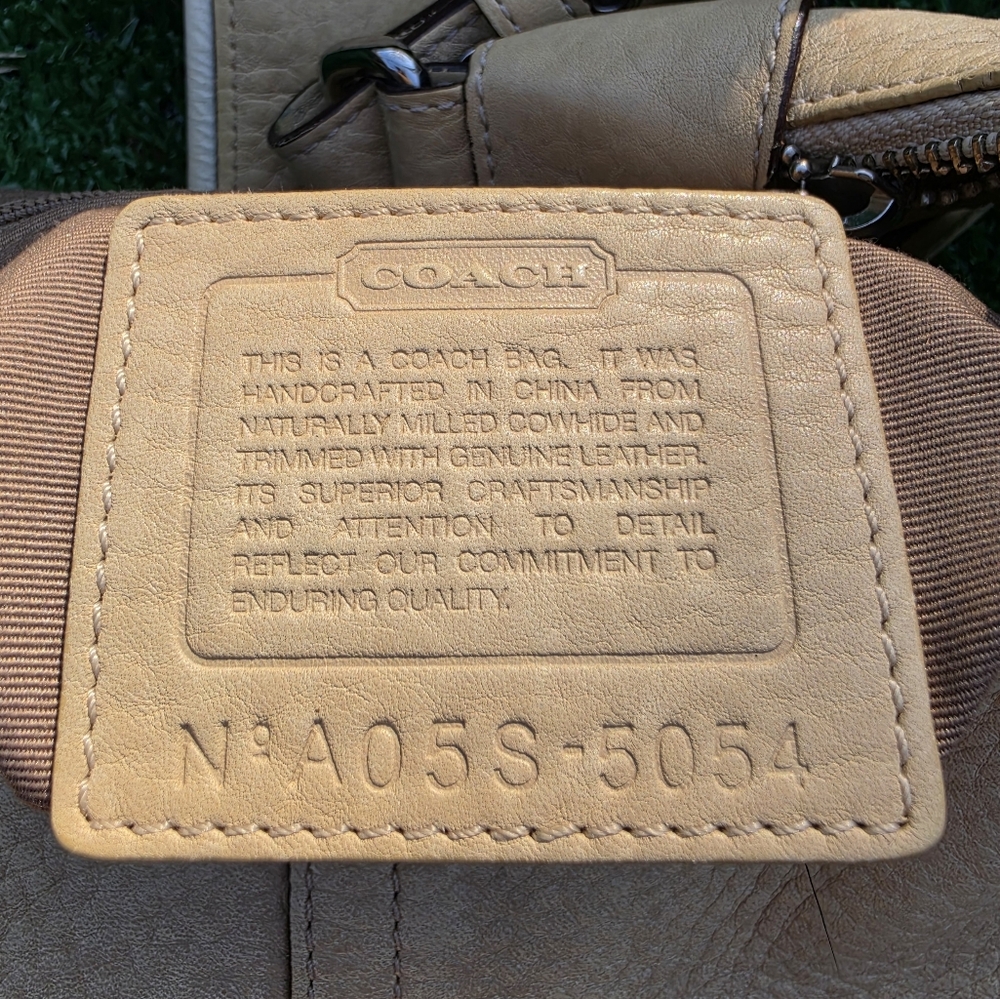 Coach Vintage Hampton Soho Boho Shoulder Bag. 2025 - Picture 3 of 16